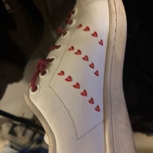 Adidas Stan Smith women's 6 white with embroidered hearts leather upper